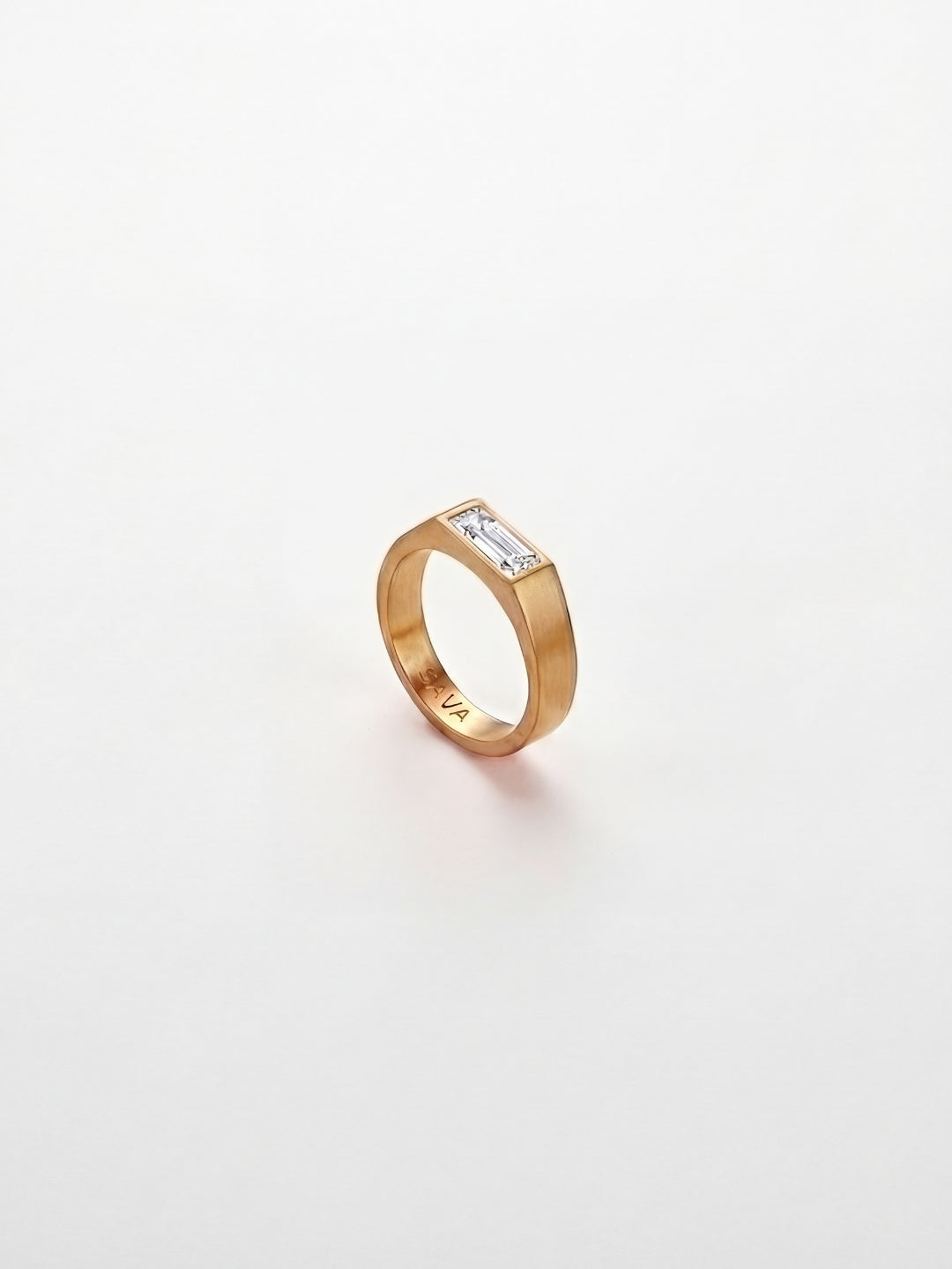 WHITE COMO RING | 18K Gold