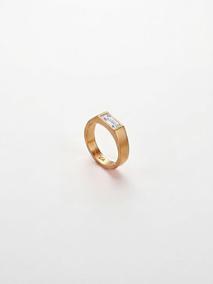 WHITE COMO RING | 18K Gold