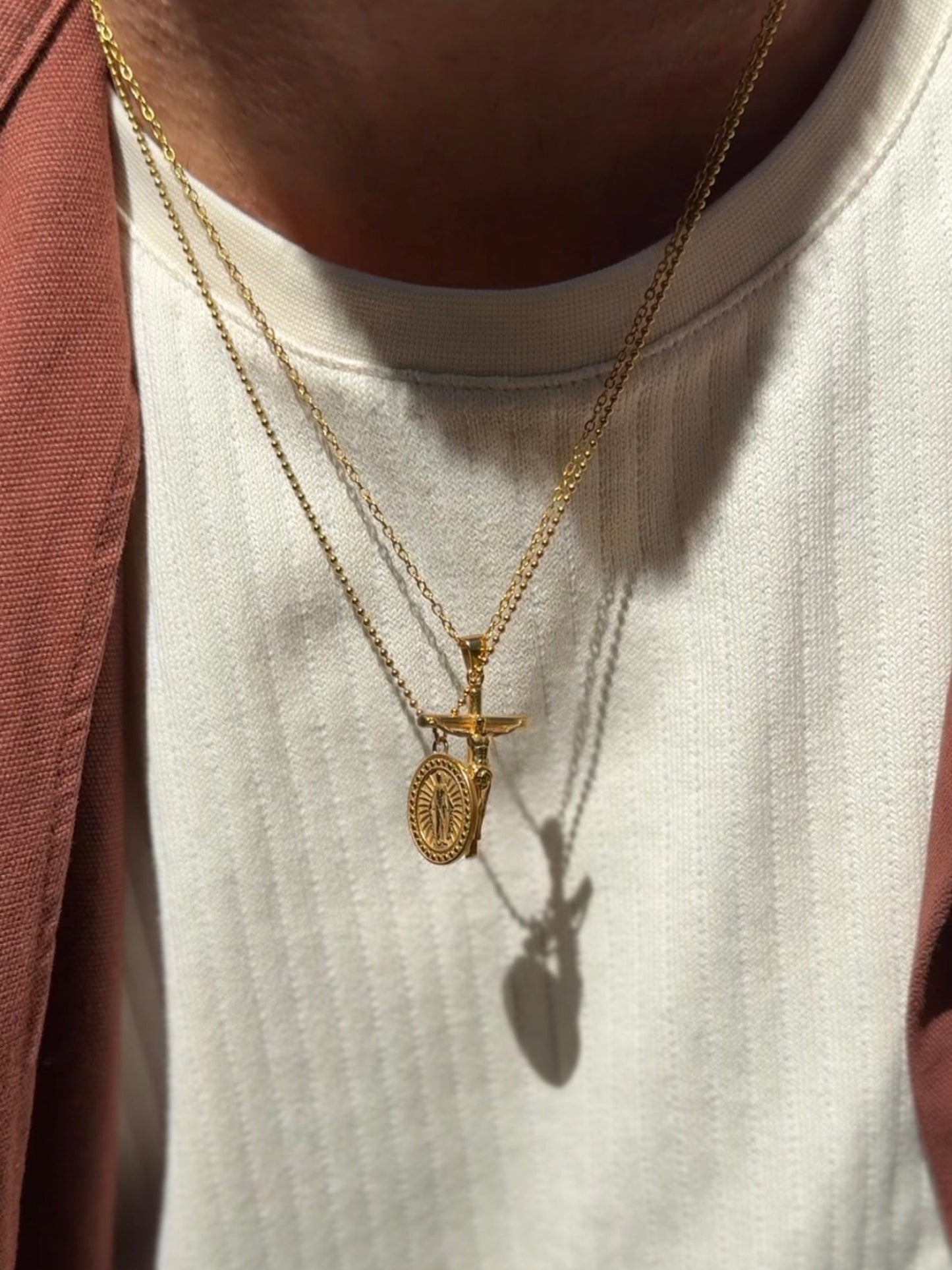 CRUCIFIX CHAIN | 18K Gold