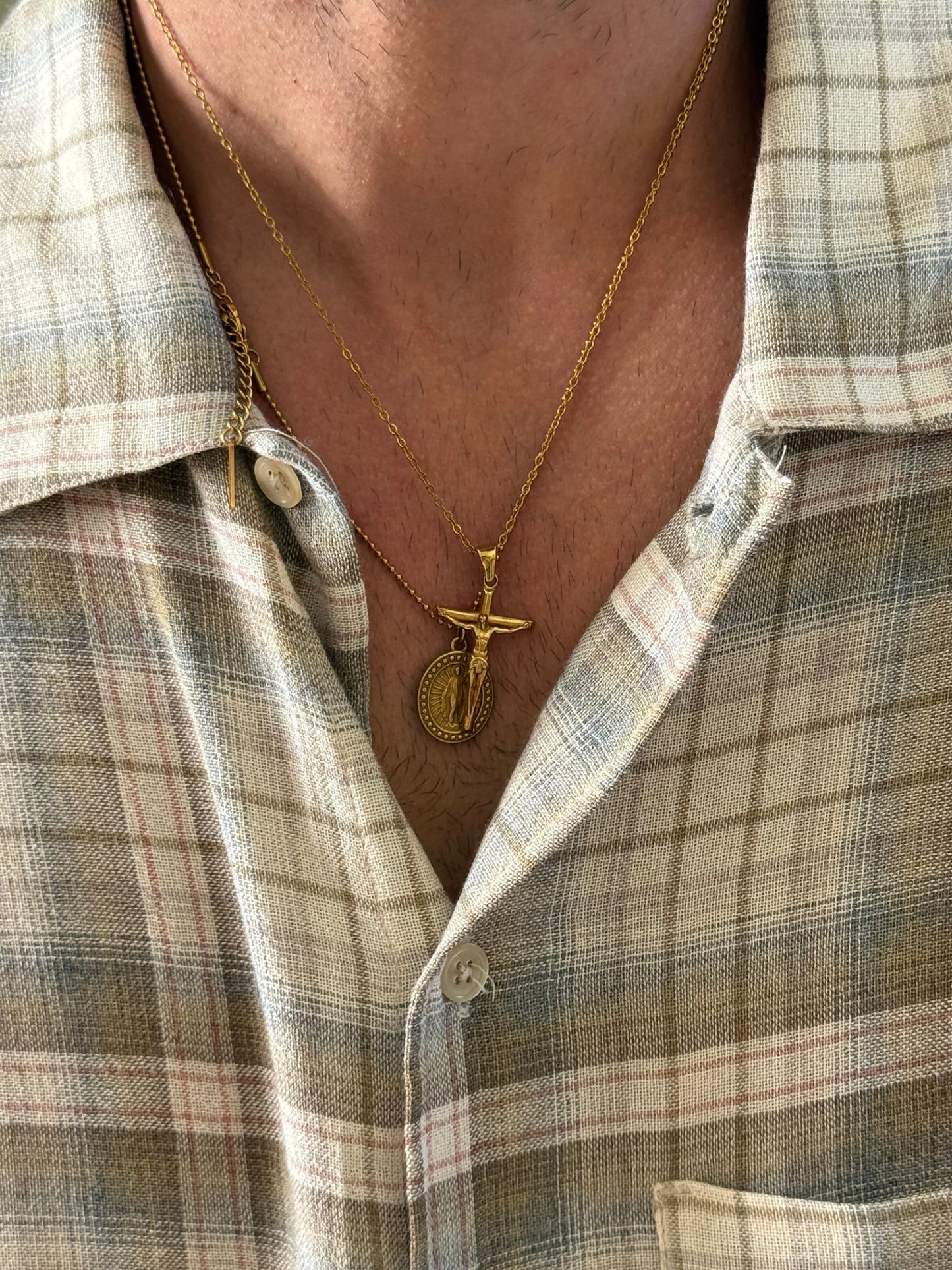 CRUCIFIX CHAIN | 18K Gold