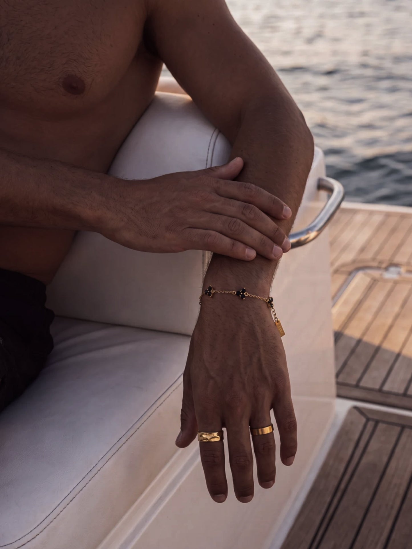 MIDNIGHT CLOVER BRACELET | 18K Gold