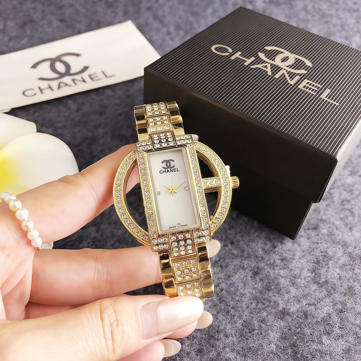 CH – Viena Signature Watch