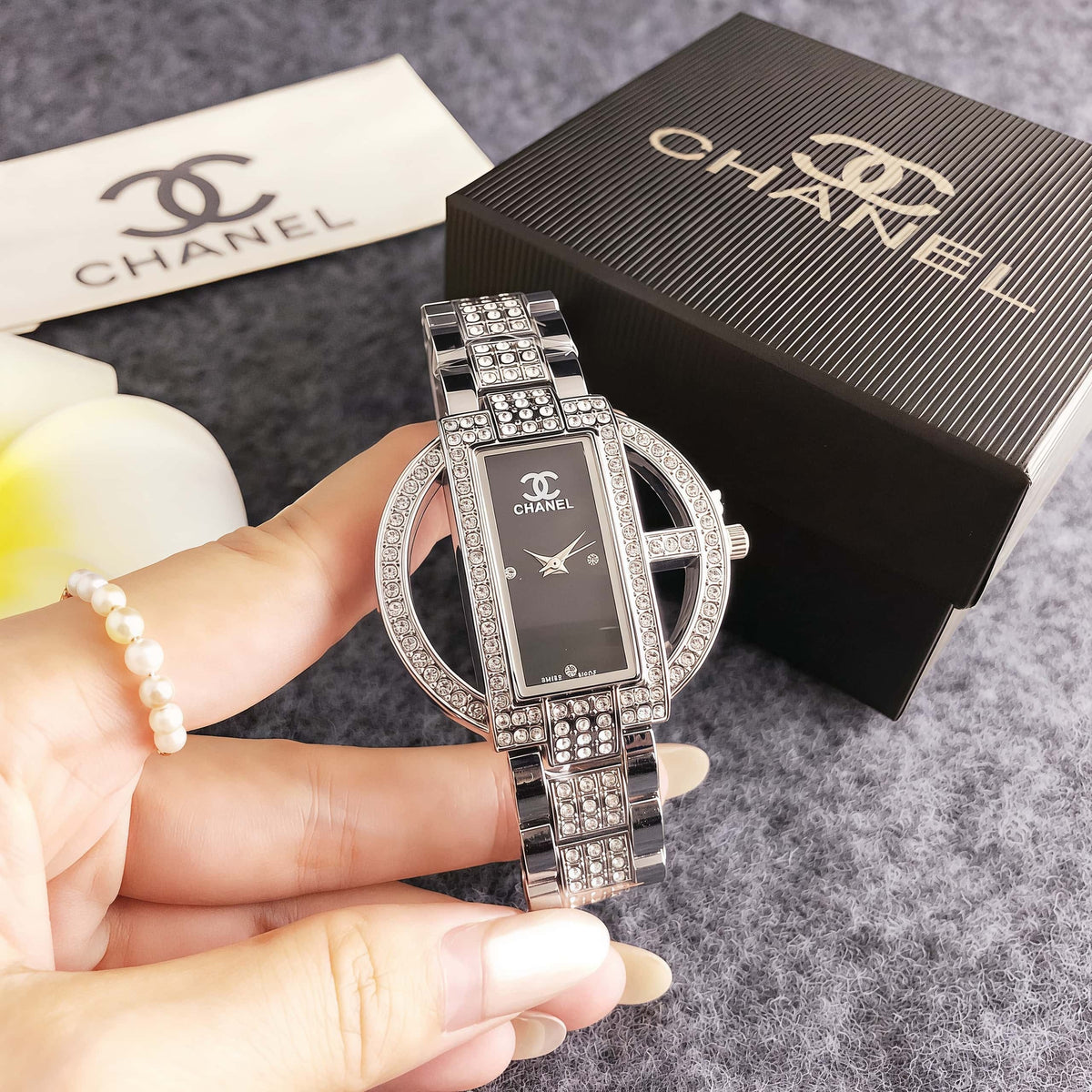 CH – Viena Signature Watch