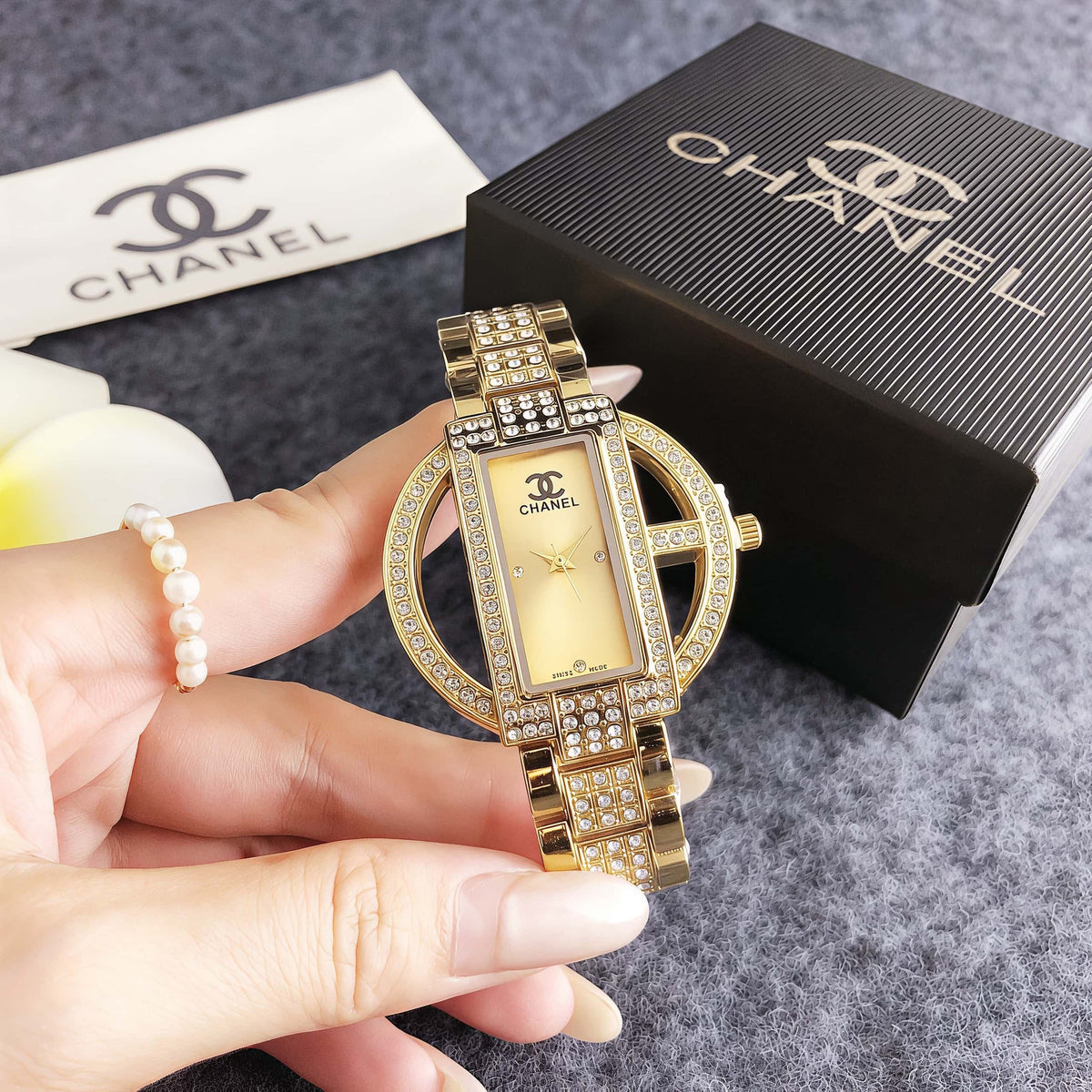 CH – Viena Signature Watch
