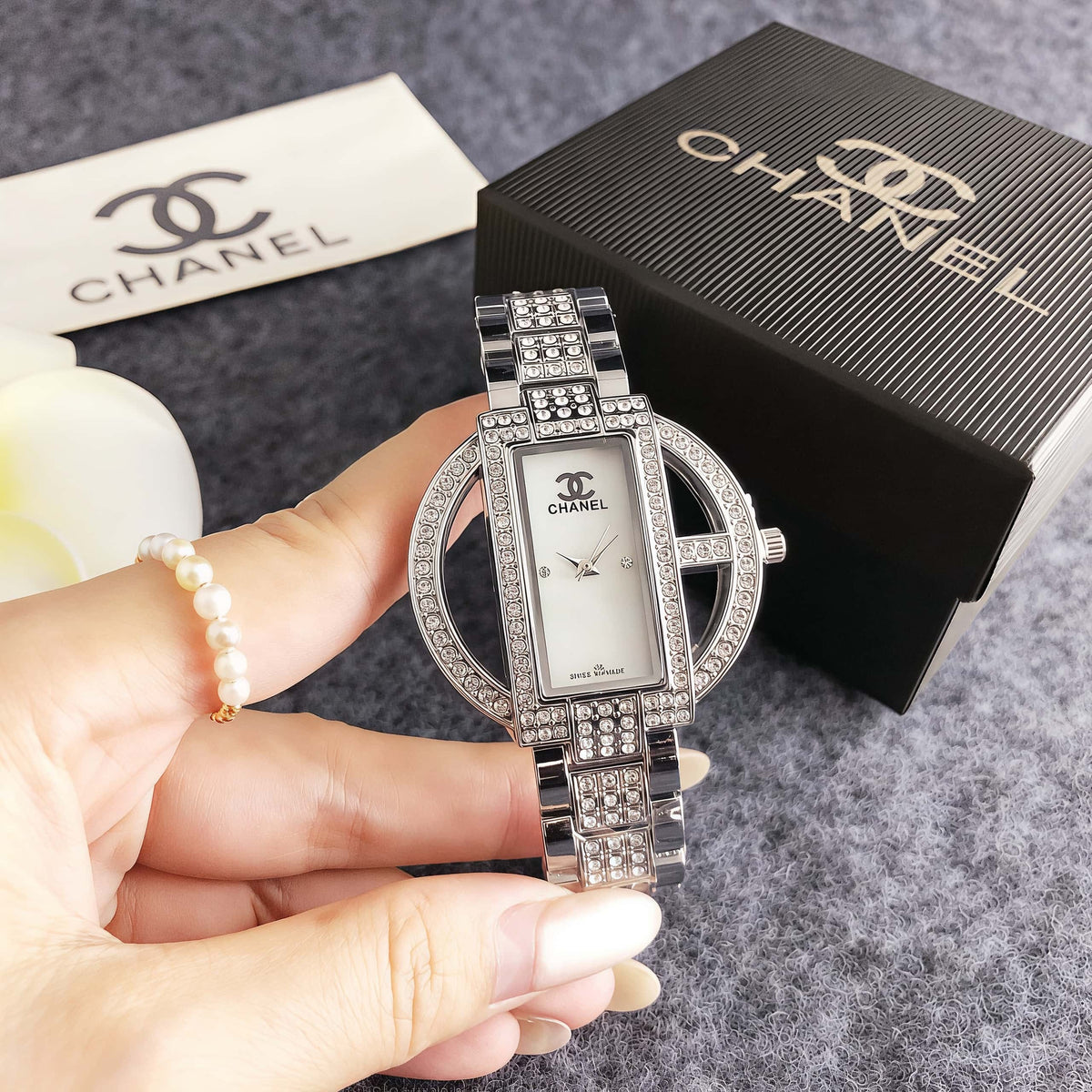 CH – Viena Signature Watch