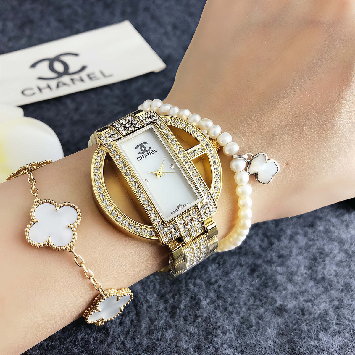 CH – Viena Signature Watch